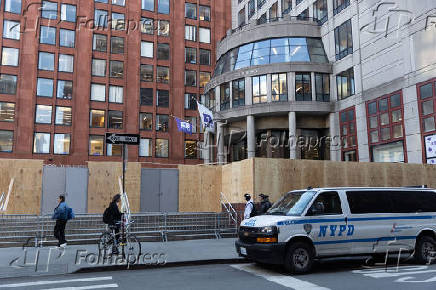 Universidade de Nova York fechou a entrada da para evitar protestos