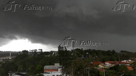 Ceu fechado e chuva em so paulo