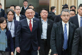 Shanghai Vice Mayor Hua Yuan arrives at Songshan Airport for the annual city forum in Taipei