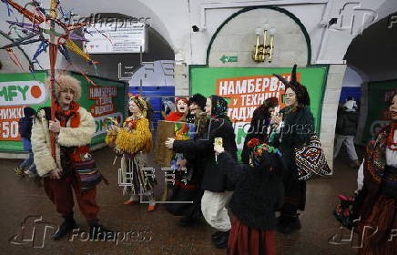 Ukrainian carol singers celebrate Christmas in downtown Kyiv