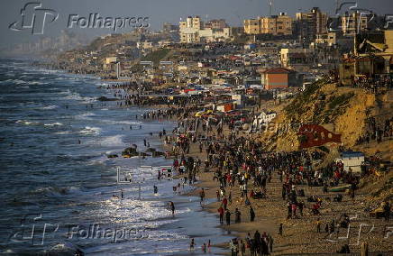Internally displaced Palestinians at a beach in southern Gaza