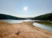 Nvel baixo da Represa de Paraibuna SP