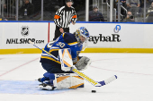 NHL: New York Islanders at St. Louis Blues