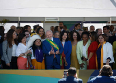 Lula, acompanhado de Janja, posa para foto com ministras no 7 de Setembro