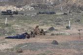 Milicianos armenios instruyen a pobladores de aldeas fronterizas ante amenaza azerbaiyana