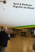 O presidente Luiz Incio Lula da Silva (PT) visita a sede da Embraer em So Jos dos Campos (SP)