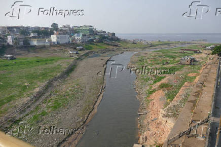 Rio Negro amanheceu com 13.92 metros nesta quinta-feira