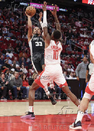 NBA: Preseason-San Antonio Spurs at Houston Rockets