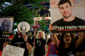 Protest against Israeli government's management of the ongoing conflict in Gaza and to show support for the hostages, in Tel Aviv