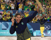 Beach Volleyball - Women's Victory Ceremony