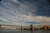 Vista da ponte Brooklyn, com o bairro