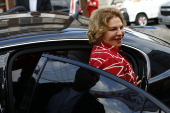 Marisa Letcia visita comit de campanha do filho Marcos Lula