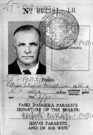 Passaporte do nazista Herbert Cukurs,