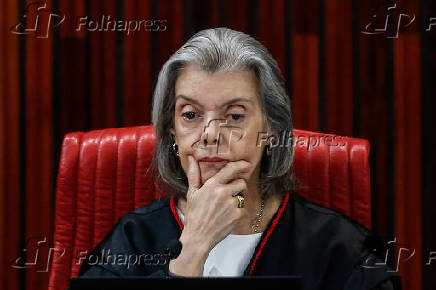 Ministra Crmen Lcia durante sesso no TSE