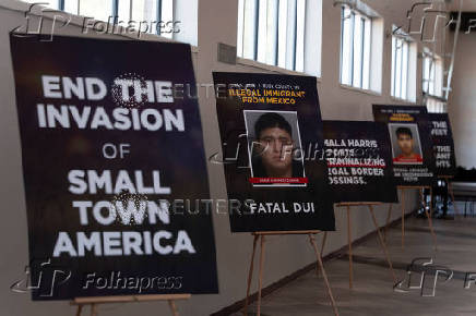 Trump hosts a campaign event at the Prairie du Chien Area Arts Center