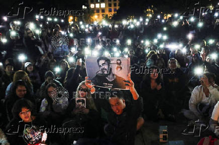 One Direction fans gather to pay tribute to Liam Payne, in Mexico City