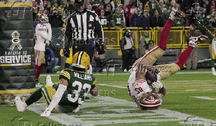 NFL: San Francisco 49ers at Green Bay Packers