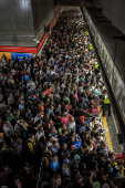 Movimentao de passageiros na estao S do metr