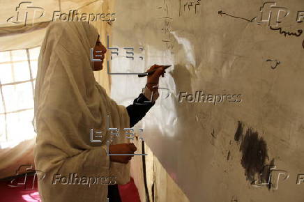 Afghan girls attend primary schools after summary holidays in Kandahar