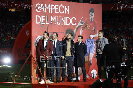 Homenaje de despedida a Jess Navas en el Snchez Pizjun de Sevilla