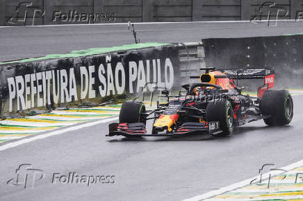 Max Verstappen, da Red Bull, durante o treino livre no autdromo de Interlagos