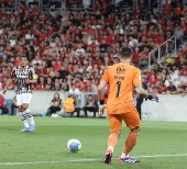 Partida entre o athletico contra o fluminense pelo campeonato brasileiro da srie a