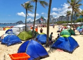 Praia de Copacabana, lotada na vspera de Ano novo