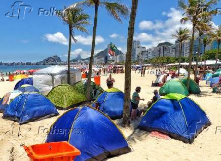 Praia de Copacabana, lotada na vspera de Ano novo