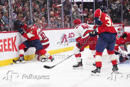 NHL: Carolina Hurricanes at Florida Panthers