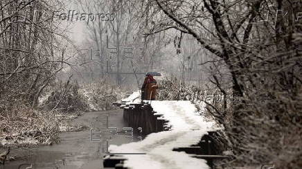 Kashmir remains in the grip of intense cold