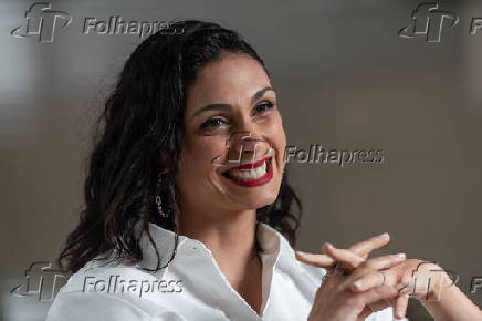 A atriz Morena Baccarin em quarto do hotel Emiliano, no Rio