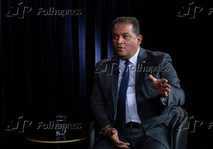 O senador Eduardo Gomes (MDB-TO), em entrevista no estdio da Folha e do UOL em Braslia