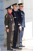 Chief of Staff of Mexican Army lays wreath at the Tomb of the Unknown Soldier in Arlington