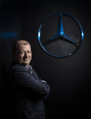 Retrato do presidente da Mercedes-Benz Cars & Vans no Brasil, Carlos Garcia