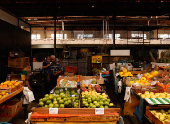 Frutas no mercado Kinjo Yamato, em SP