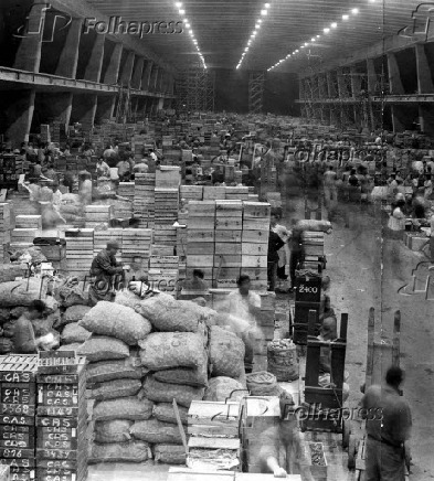 1966Interior do Mercado Municipal.