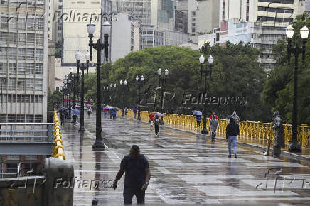 Forte chuva no Viaduto Santa Ifignia em SP