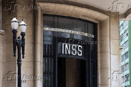 Fachada de prdio do INSS no Viaduto Santa Ifignia, centro de So Paulo