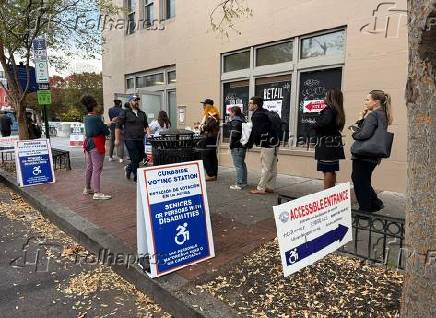 Fila em centro de votao em Washington, nos Estados Unidos