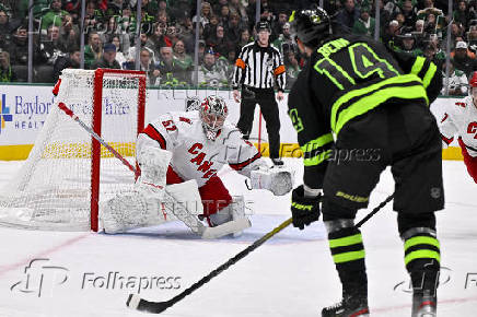 NHL: Carolina Hurricanes at Dallas Stars