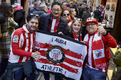 Logroo revive los aos 90 con las calles plagadas de aficionados al ftbol