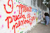 Grafite na escola estadual Major Arcy, na Vila Mariana, na zona sul de SP