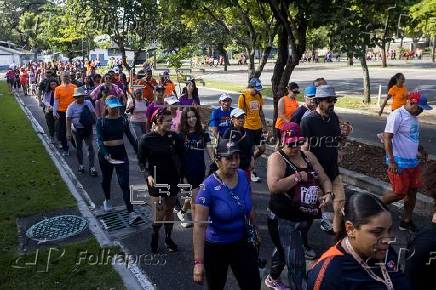 Unos 600 venezolanos asisten a caminata convocada por la UE contra la violencia a la mujer