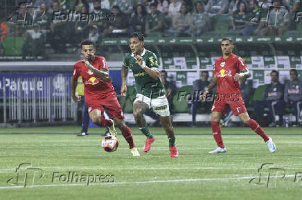 Partida entre palmeiras e red bull bragantino pelo campeonato paulista de futebol