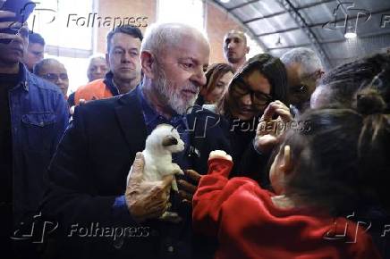 Presidente Lula  visita um abrigo para pessoas atingidas pelas enchentes em So Leopoldo (RS)