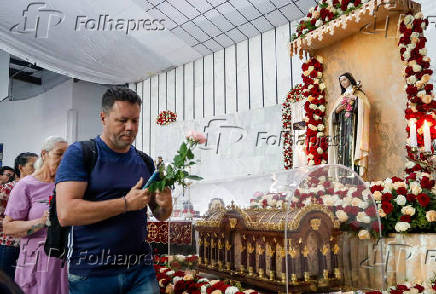 Relquias de Santa Terezinha deixam Osasco