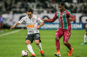 Jadson, do Corinthians, e Yony Gonzlez, do Fluminense