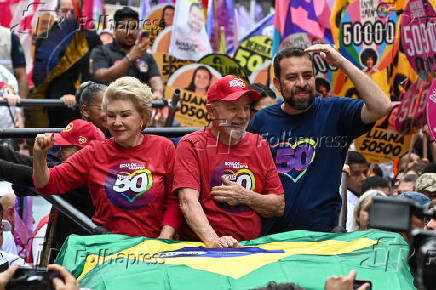 Caminyada com Boulos, Marta e Lula na Av. Paulista