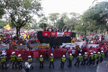 Movimentos sociais protestam por medida judicial que probe despejo na pandemia