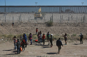 Migrantes suben de nuevo a los trenes del norte de Mxico ante crecientes operativos